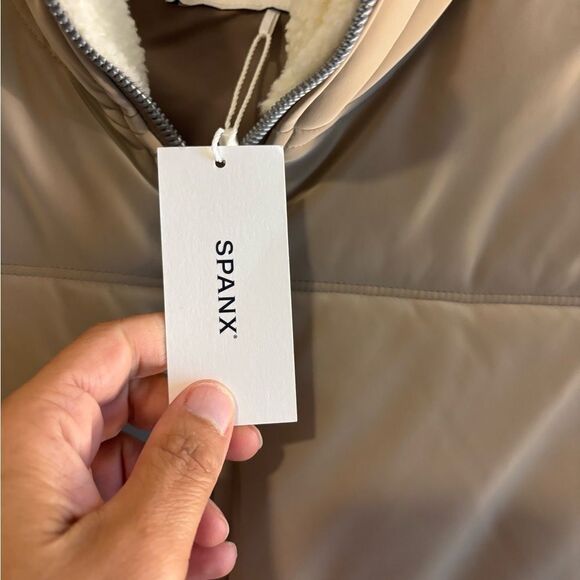 SPANX Cropped vest two in one vest and fleece - Picture 8 of 16